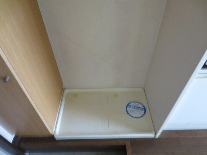 物件内観写真12　(洗濯機置場)