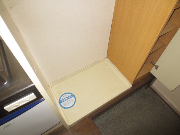 物件内観写真15　(洗濯機置場)