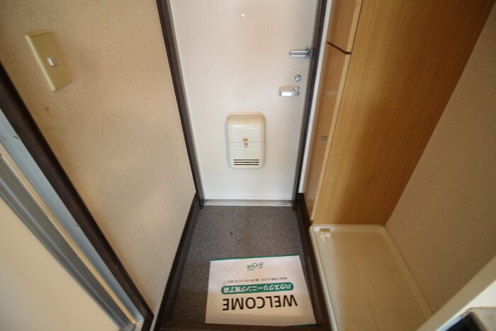 物件内観写真16　(玄関)