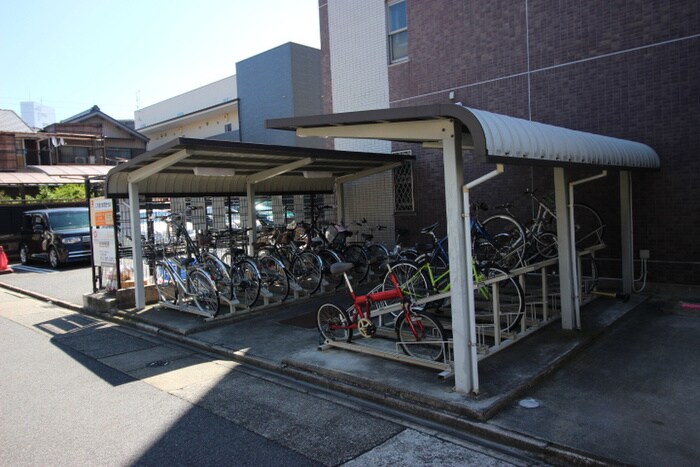 物件外観写真3　(駐輪場)