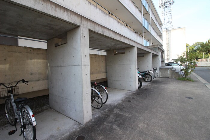 物件外観写真6　(駐輪場)