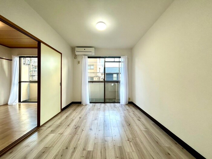 物件内観写真7　(居室)