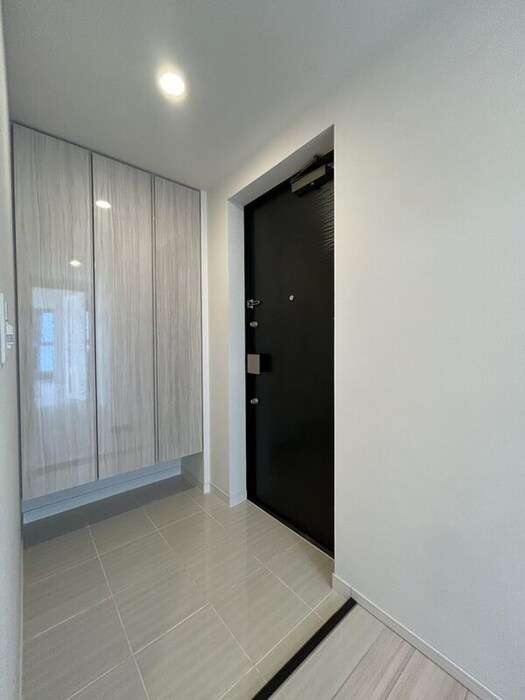 物件内観写真13　(玄関)