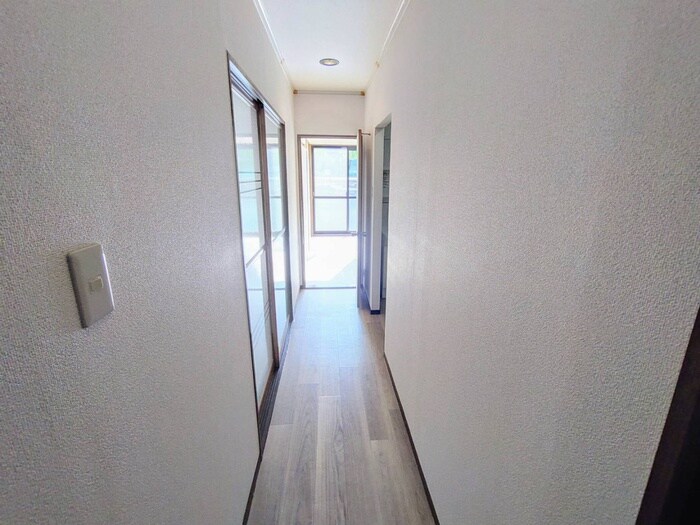 物件内観写真8　(廊下)