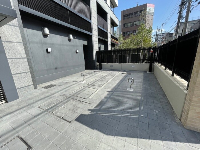 物件外観写真4　(駐車場)