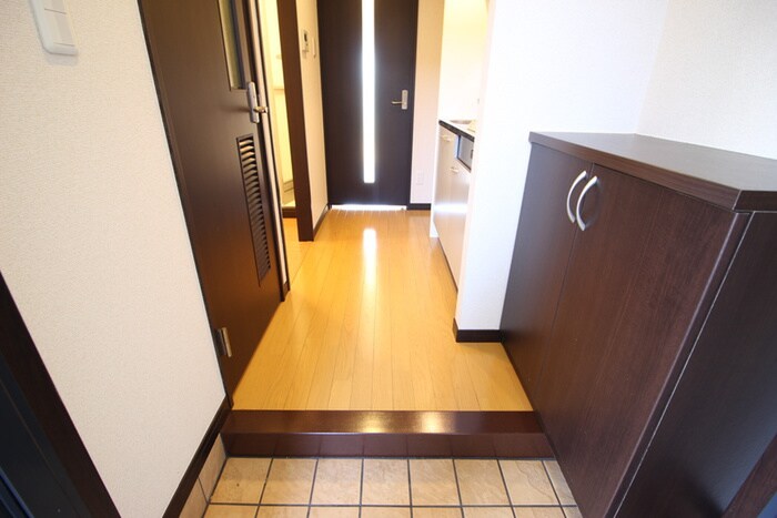 物件内観写真22　(玄関)