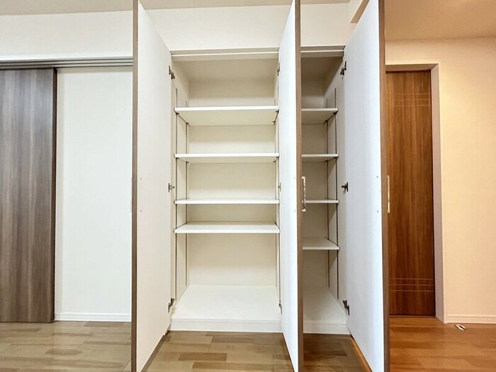 物件内観写真12　(収納)