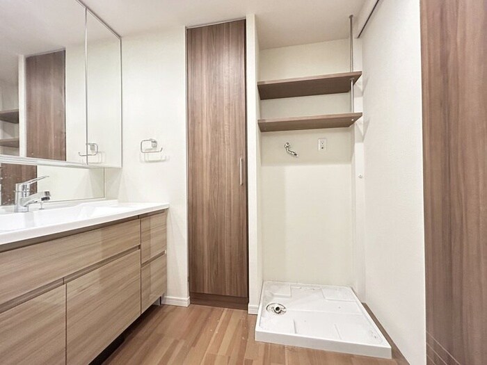 物件内観写真19　(洗濯機置場)