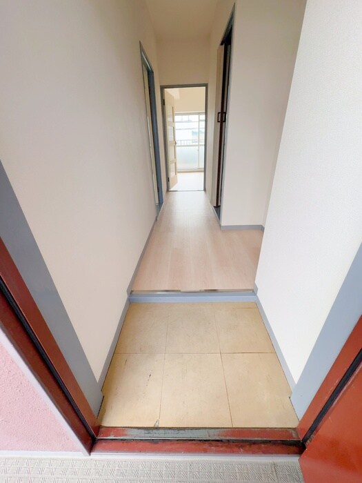 物件内観写真18　(玄関)