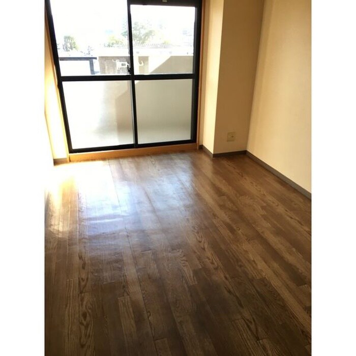 物件内観写真4　(居室)