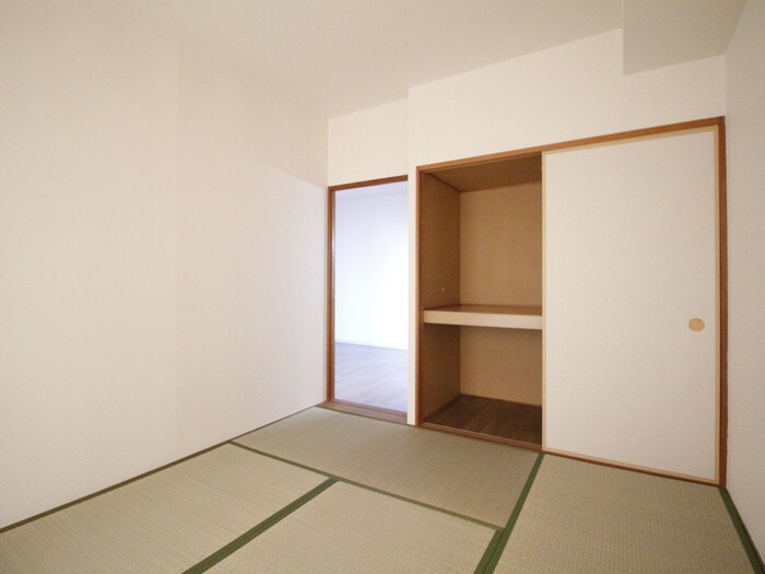 物件内観写真6　(収納)