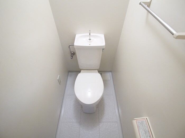 物件内観写真11　(トイレ)