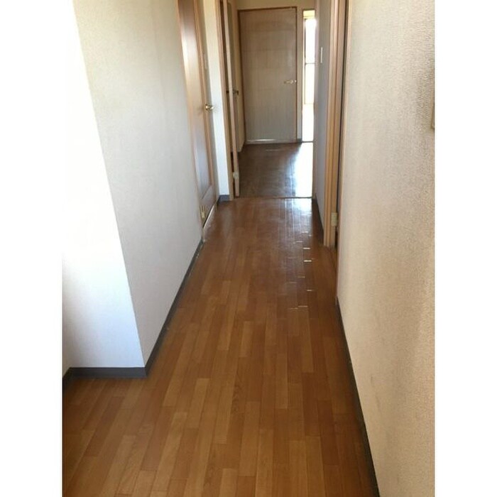 物件内観写真12　(廊下)