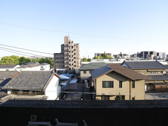 物件内観写真14　(室内からの展望)