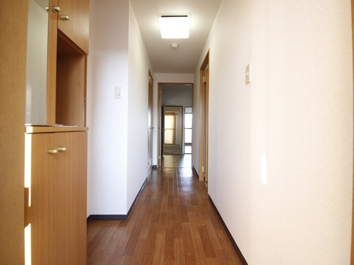 物件内観写真16　(玄関)