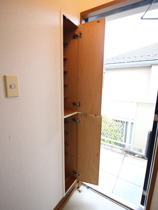 エクセル 戸田谷の靴箱