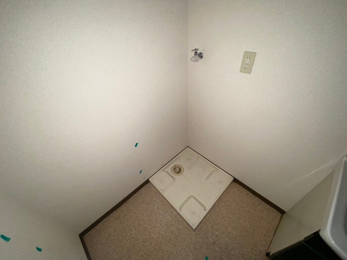 物件内観写真11　(洗濯機置場)