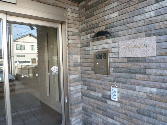 物件外観写真2　(エントランス部分)