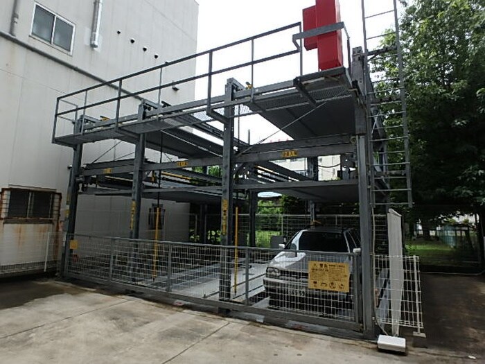 物件外観写真5　(駐車場)