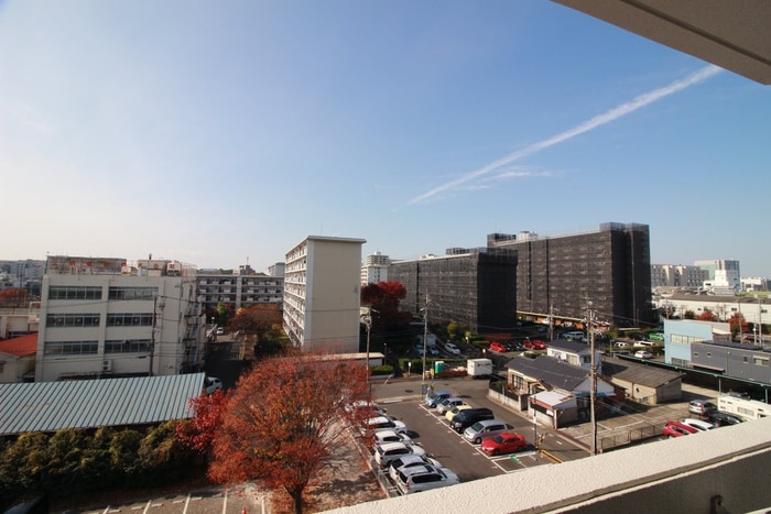 物件内観写真21　(室内からの展望)