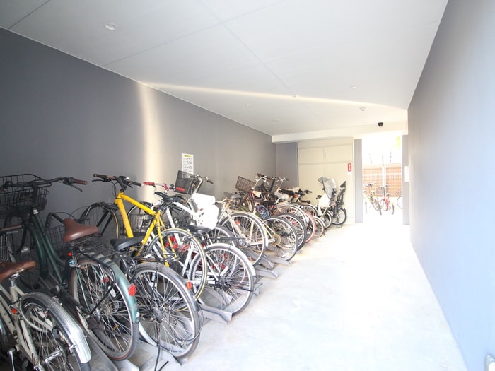 物件外観写真5　(駐輪場)