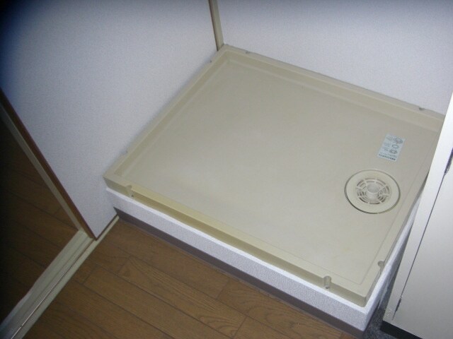 物件内観写真9　(洗濯機置場)