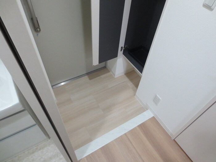 物件内観写真7　(玄関)