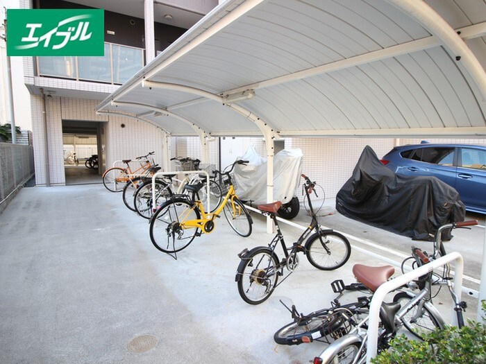 物件外観写真6　(駐輪場)