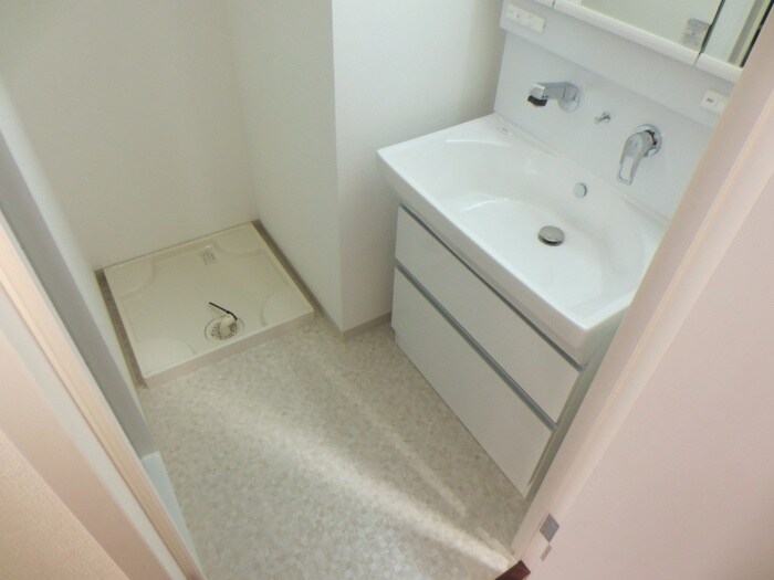 物件内観写真17　(洗濯機置場)