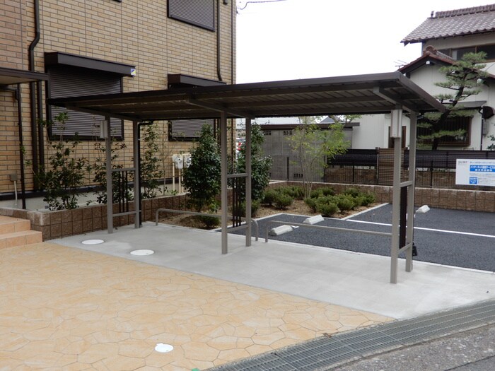 物件外観写真5　(駐輪場)