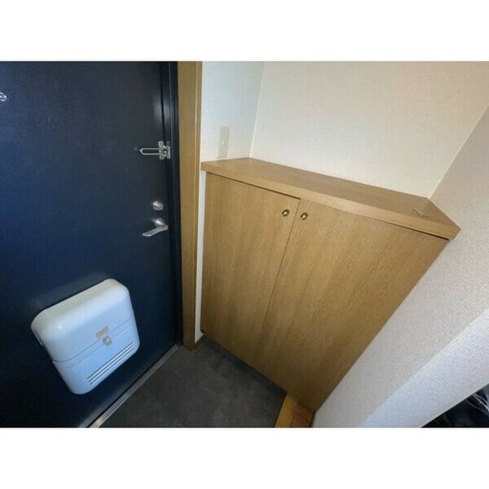 物件内観写真12　(玄関)