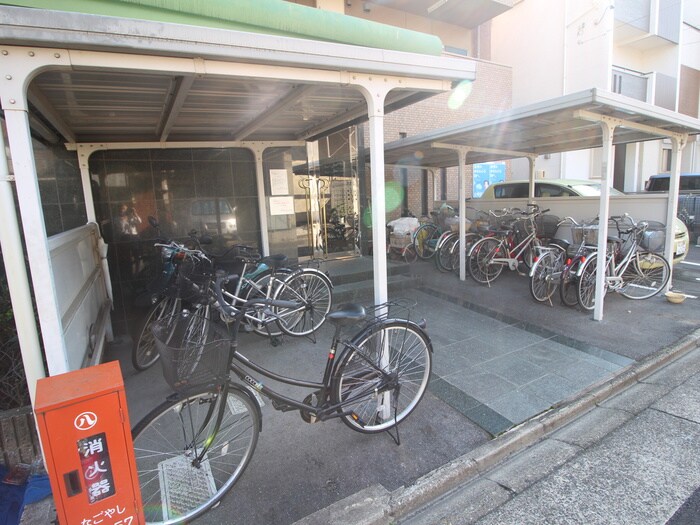 物件外観写真3　(駐輪場)