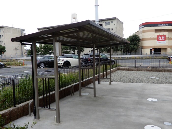 物件外観写真5　(駐輪場)