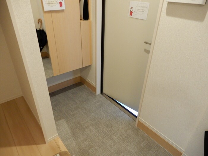 物件内観写真19　(玄関)