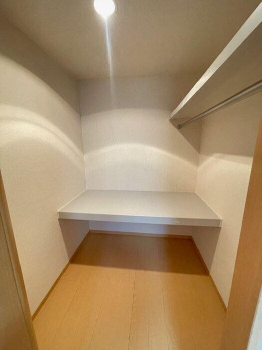 物件内観写真13　(収納)