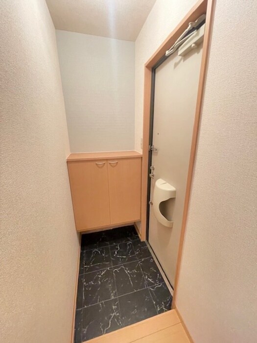物件内観写真14　(玄関)