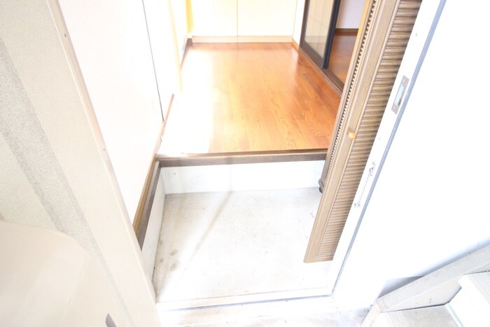 物件内観写真7　(玄関)