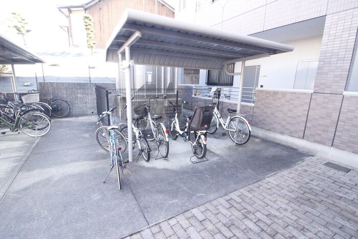 物件外観写真6　(駐輪場)