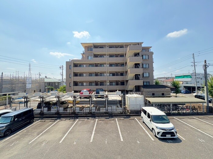 物件内観写真16　(室内からの展望)