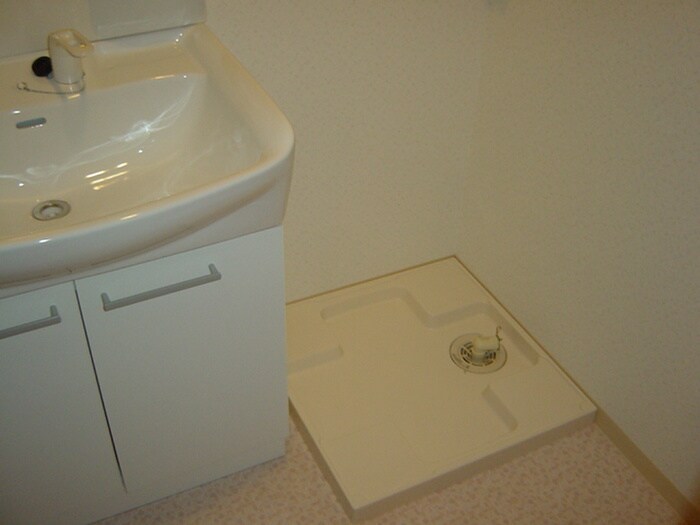 物件内観写真11　(洗濯機置場)