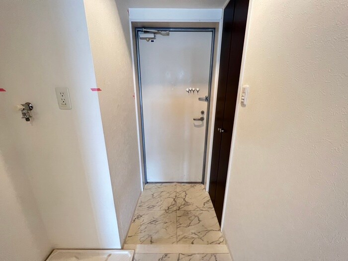 物件内観写真15　(玄関)