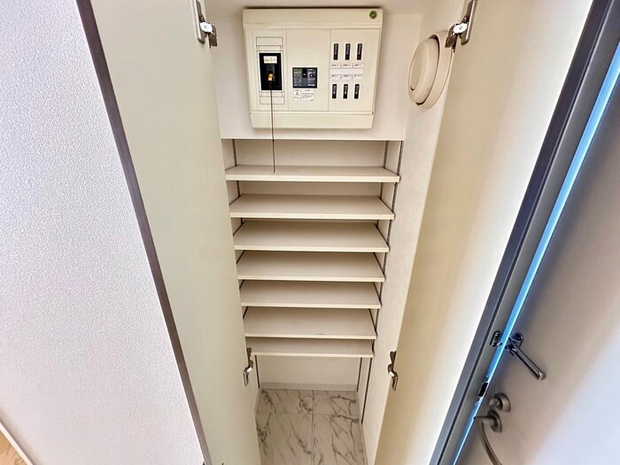 物件内観写真18　(靴箱)