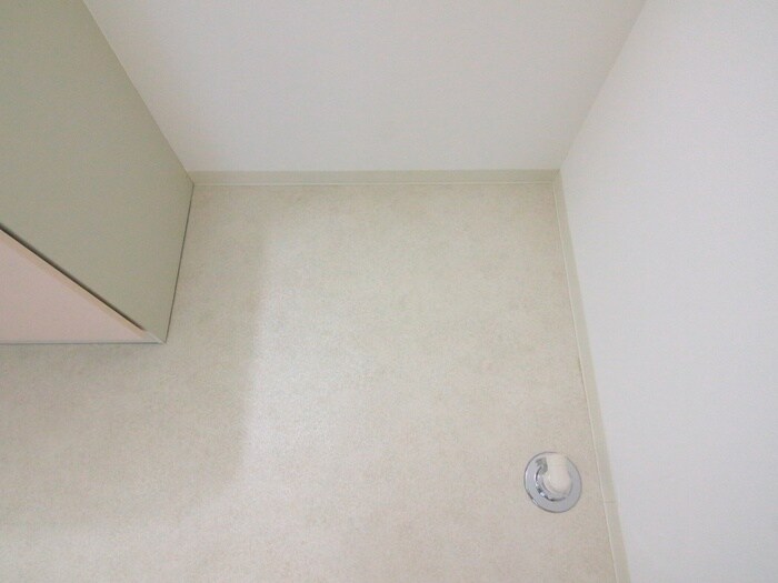 物件内観写真13　(洗濯機置場)