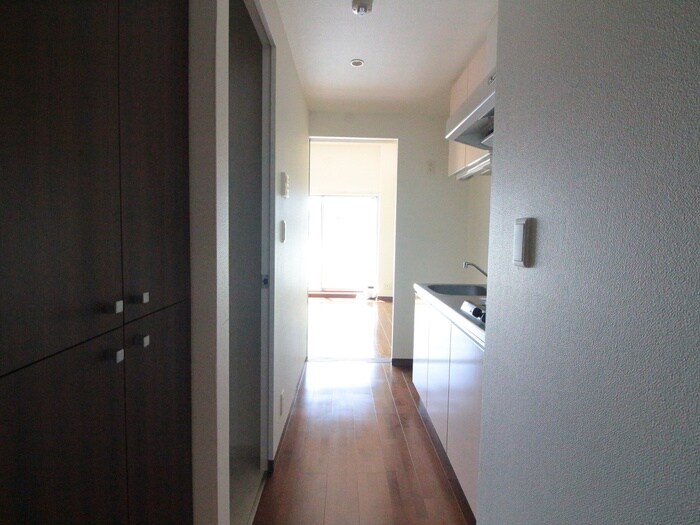 物件内観写真17　(廊下)