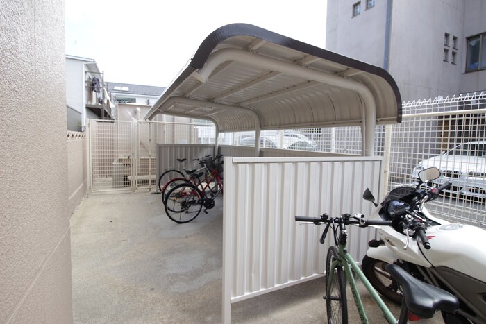 物件外観写真5　(駐輪場)