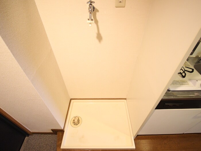 物件内観写真13　(洗濯機置場)