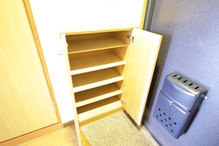 物件内観写真15　(靴箱)