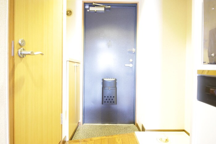 物件内観写真16　(玄関)
