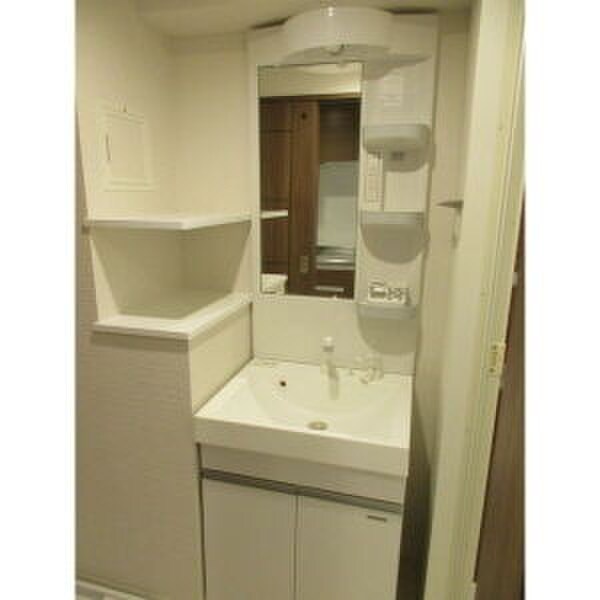 物件内観写真8　(洗面)