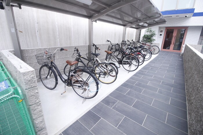 物件外観写真3　(駐輪場)